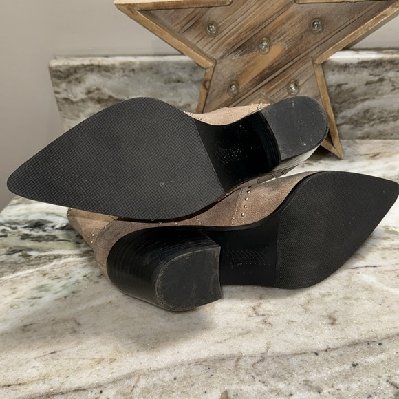 PAIGE Willa Studded Chelsea Ankle Boot 7 - Picture 5 of 12